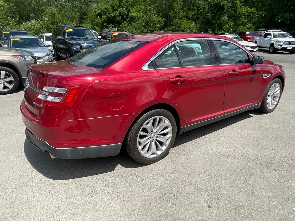 Ford Taurus  2015