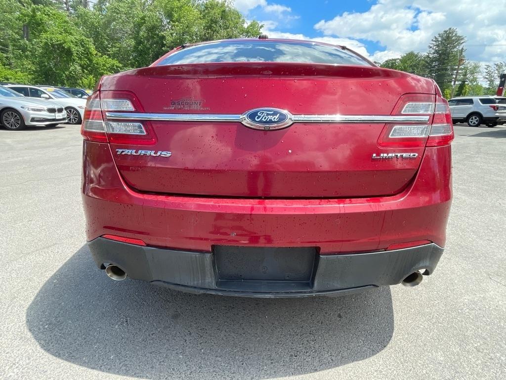 Ford Taurus  2015
