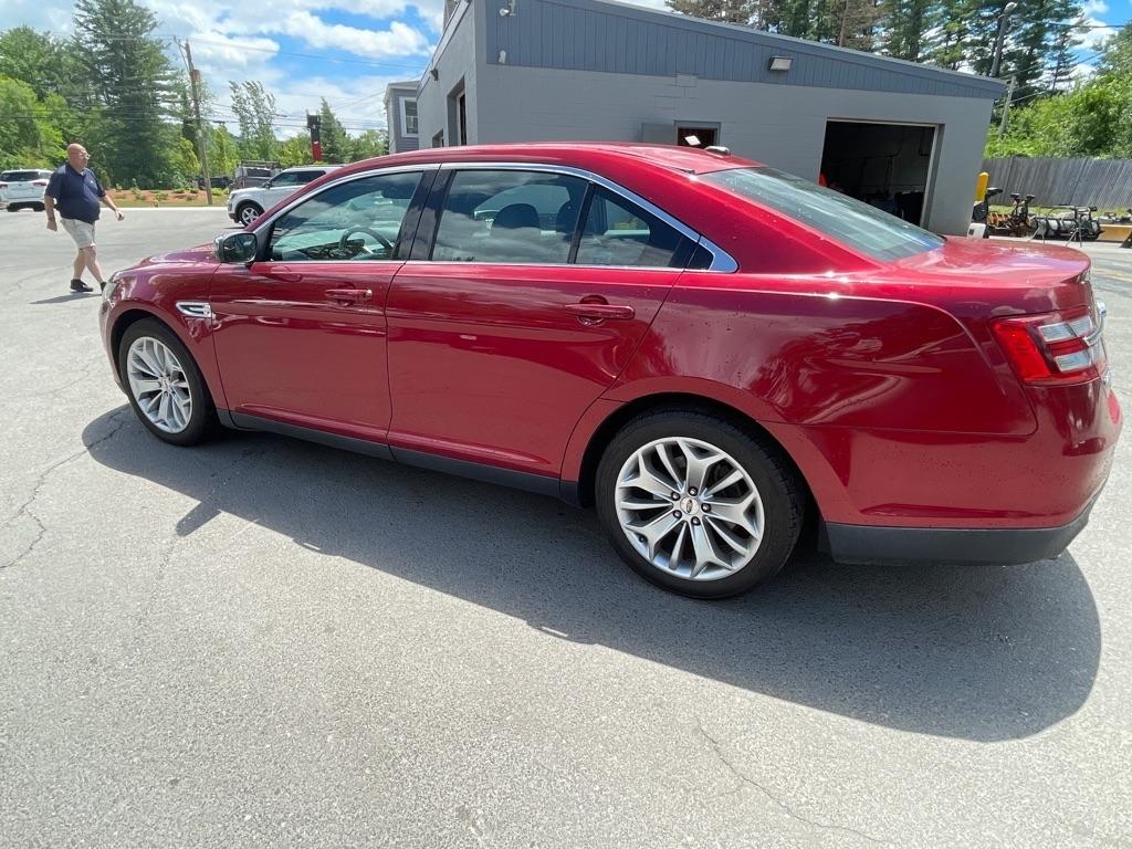 Ford Taurus  2015