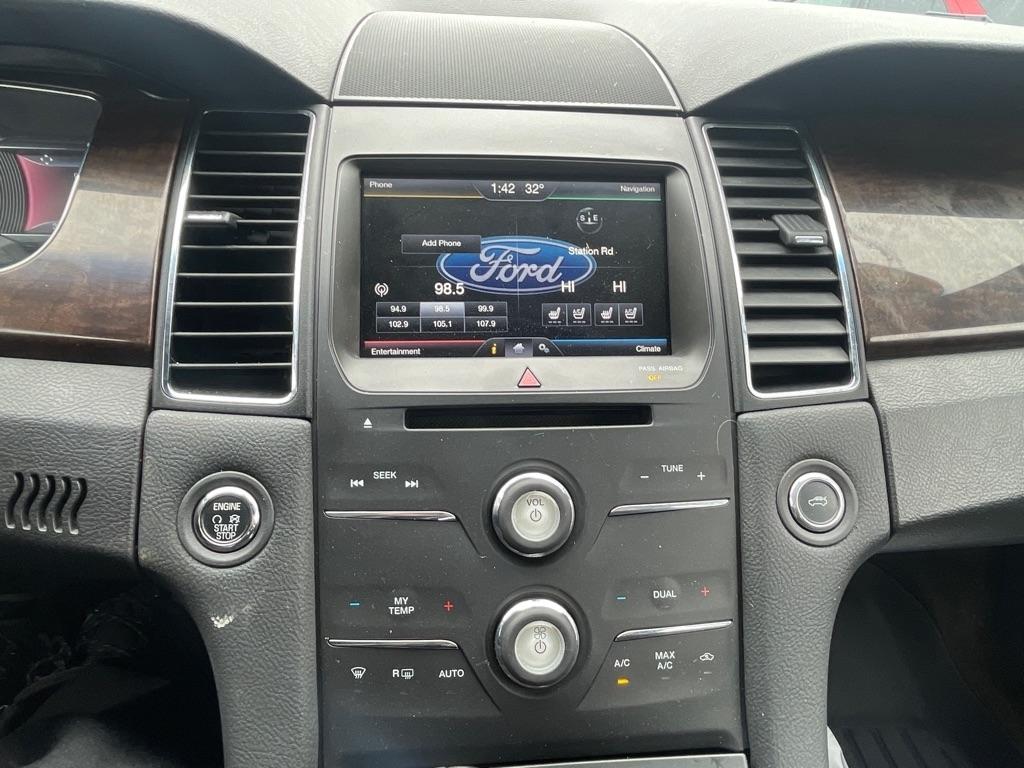 Ford Taurus  2015