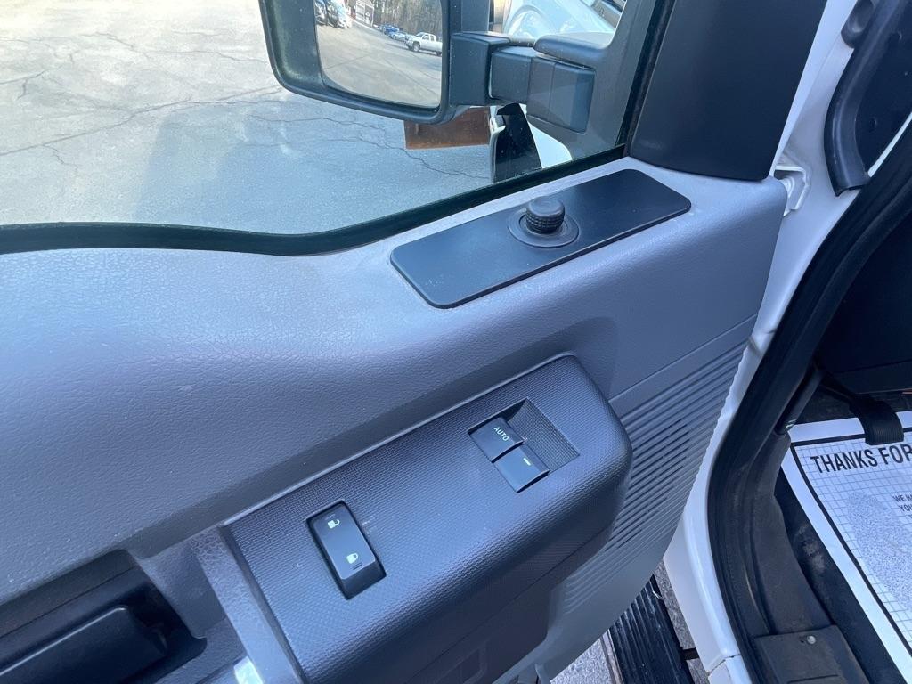 Ford Super Duty F-350 DRW  2011