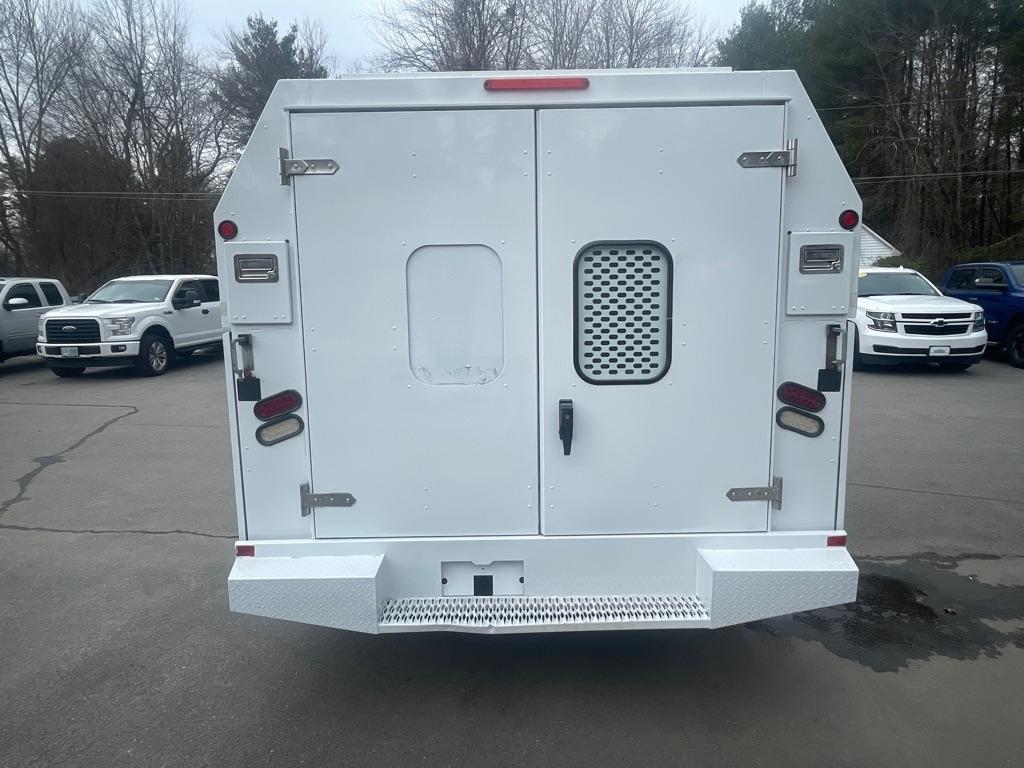 Ford Econoline Commercial Cutaway  2015