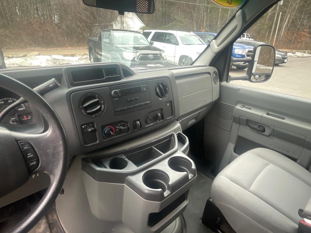 Ford Econoline Commercial Cutaway  2015