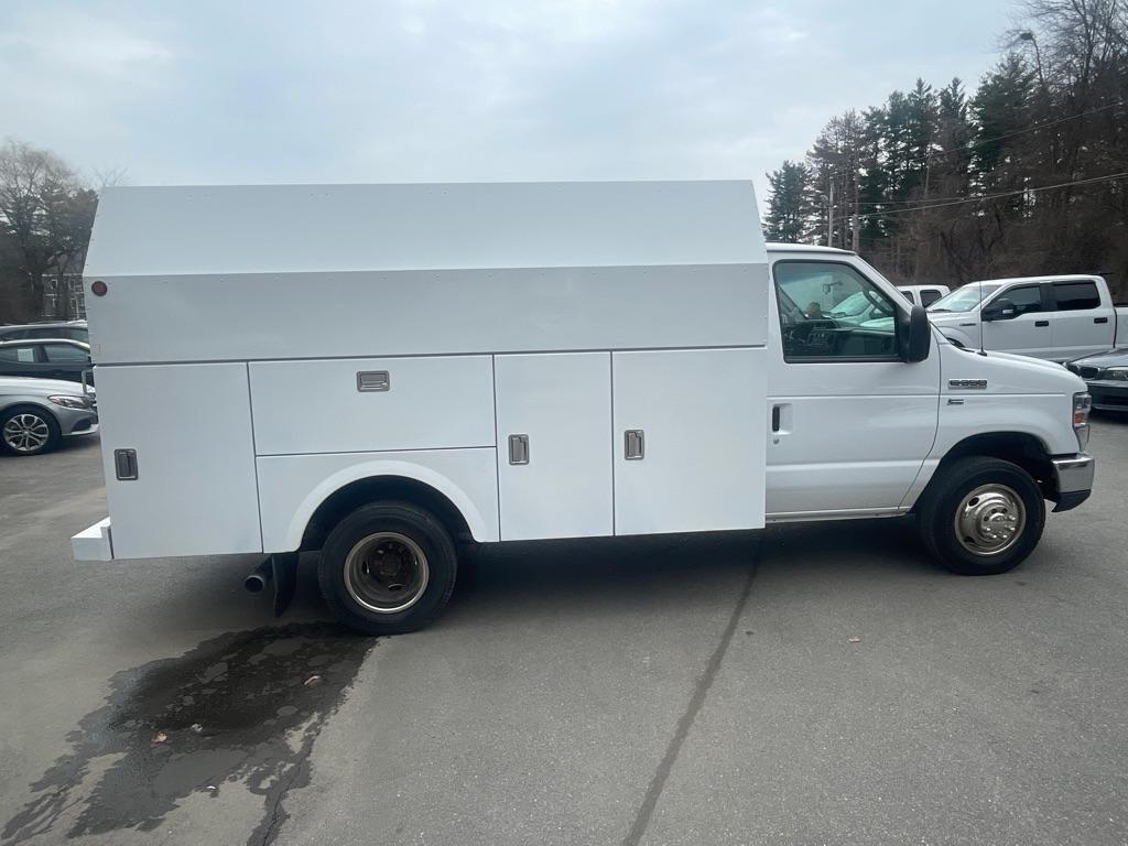 Ford Econoline Commercial Cutaway  2015