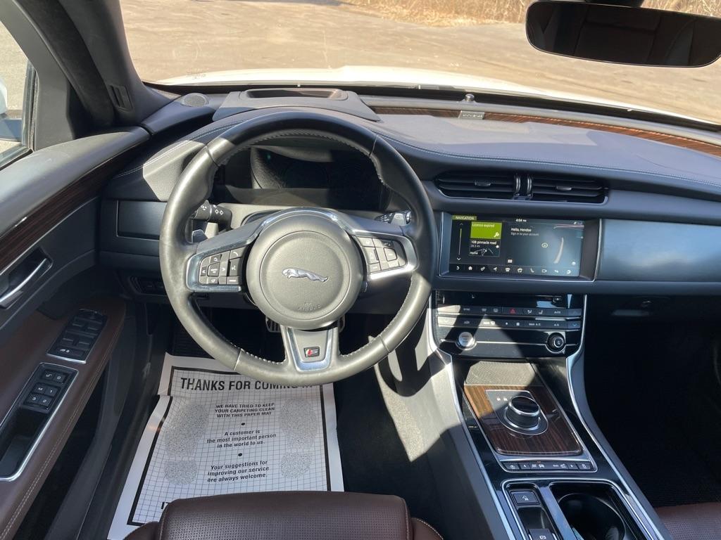Jaguar XF  2019