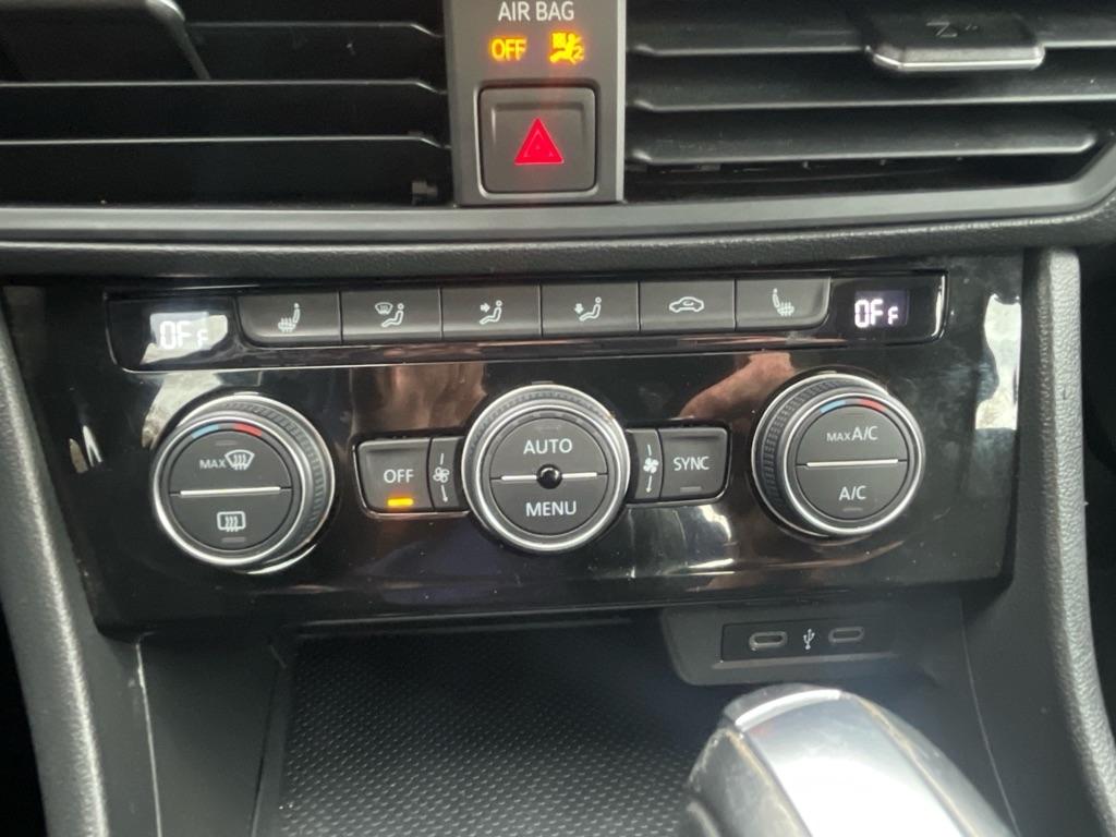 Volkswagen Jetta  2021