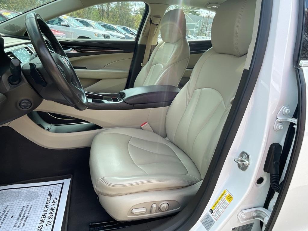 Buick LaCrosse  2017