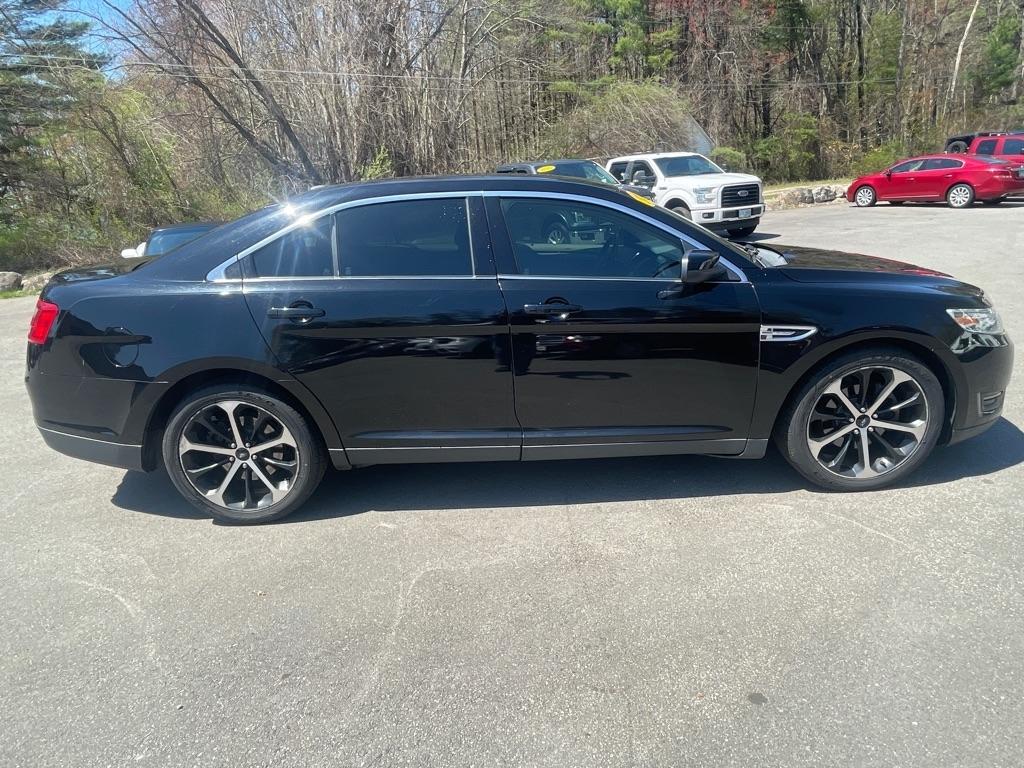 Ford Taurus  2016