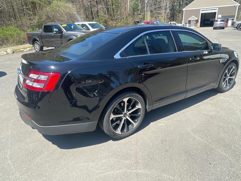 Ford Taurus  2016