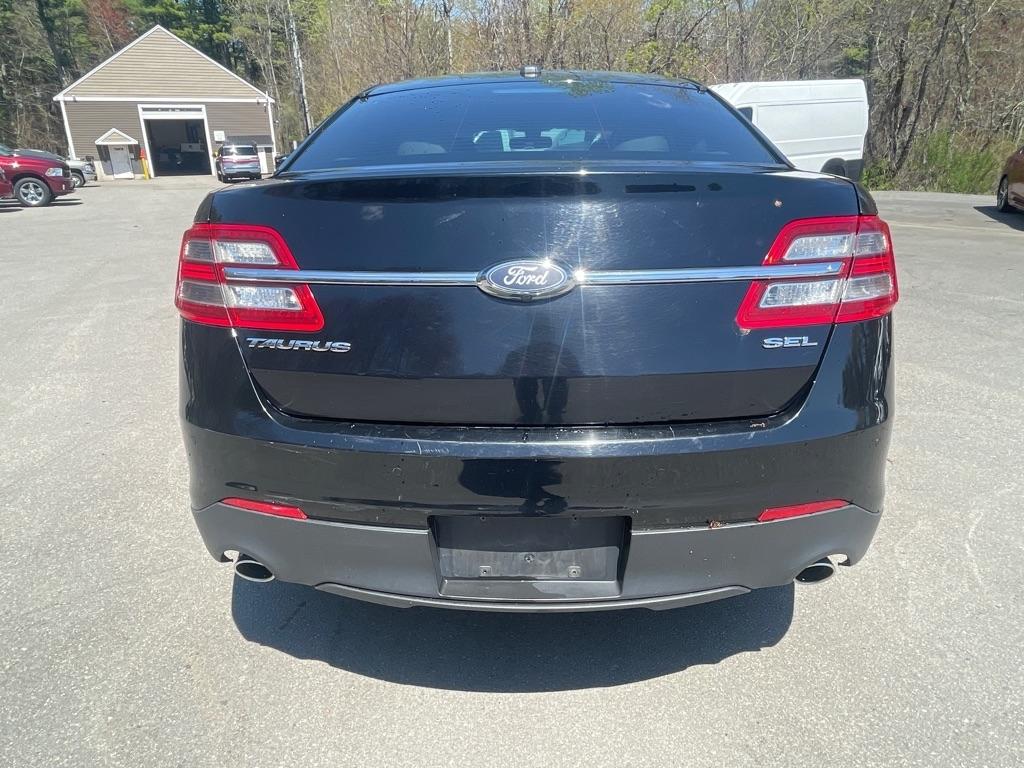 Ford Taurus  2016