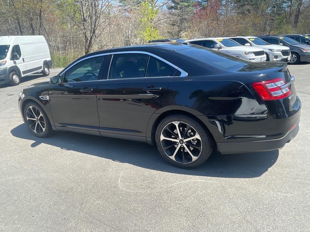 Ford Taurus  2016