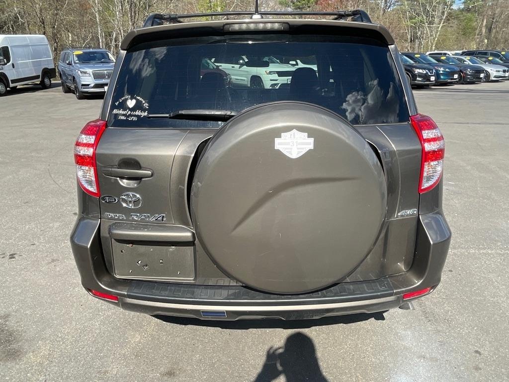Toyota RAV4  2010