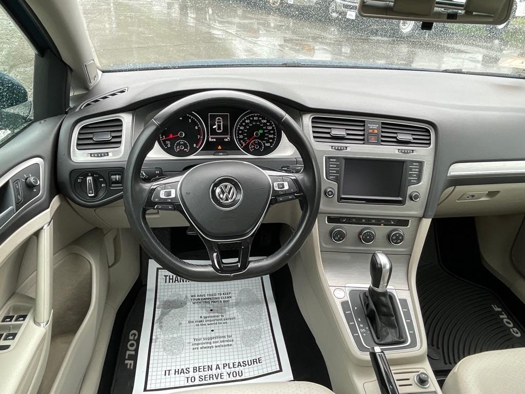 Volkswagen Golf  2016