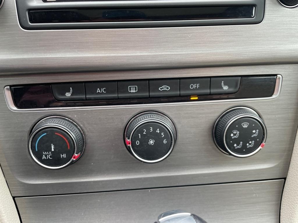 Volkswagen Golf  2016