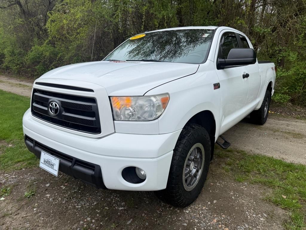 Toyota Tundra 4WD Truck  2011