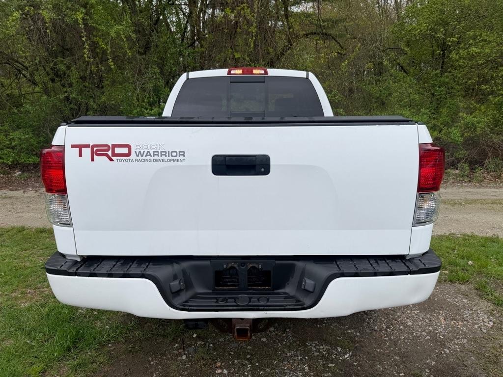 Toyota Tundra 4WD Truck  2011