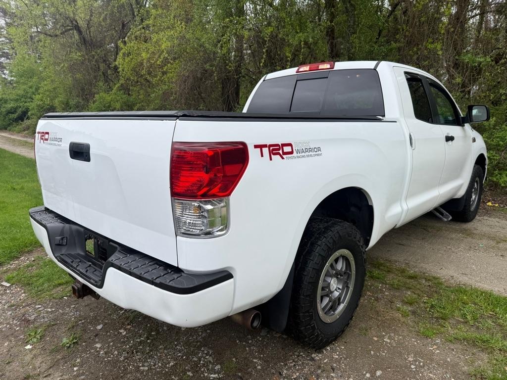 Toyota Tundra 4WD Truck  2011