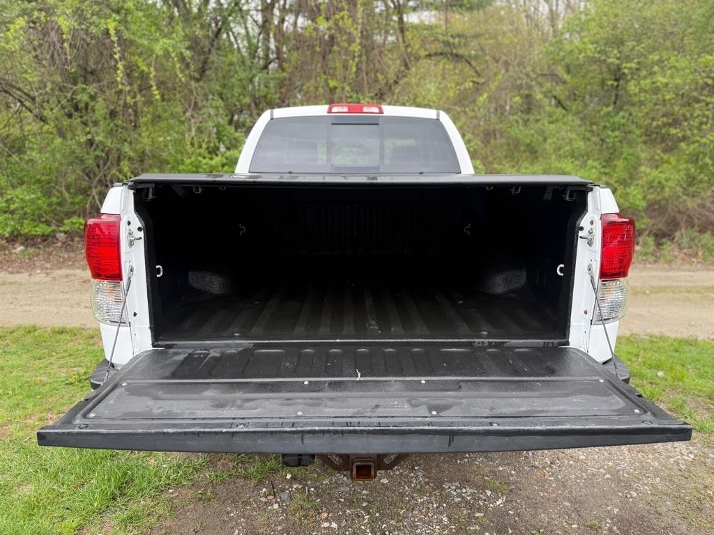 Toyota Tundra 4WD Truck  2011