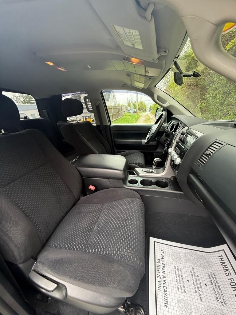 Toyota Tundra 4WD Truck  2011