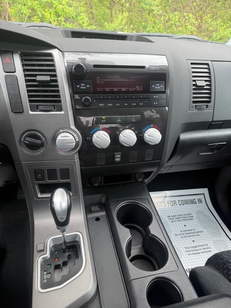 Toyota Tundra 4WD Truck  2011