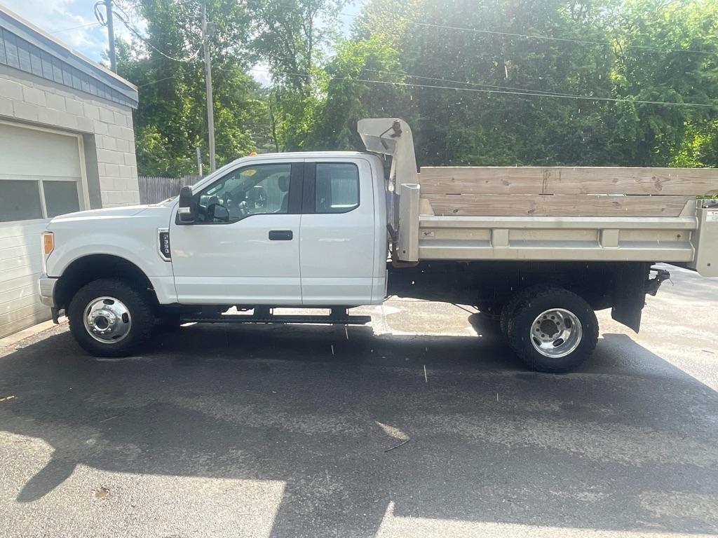 Ford Super Duty F-350 DRW  2017
