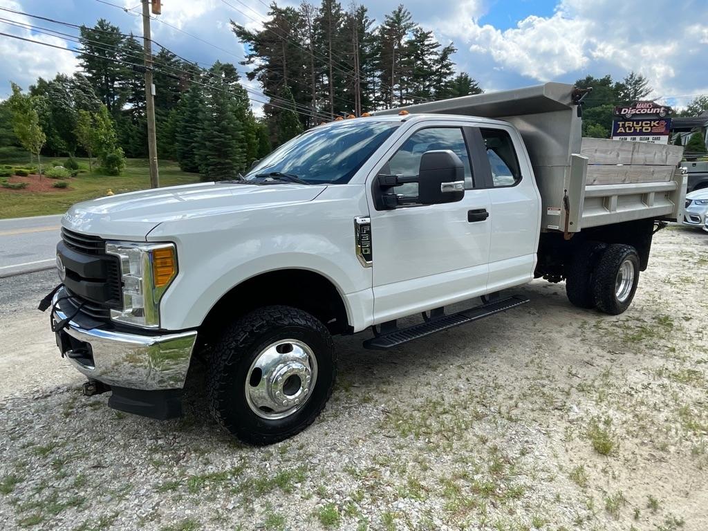 Ford Super Duty F-350 DRW  2017