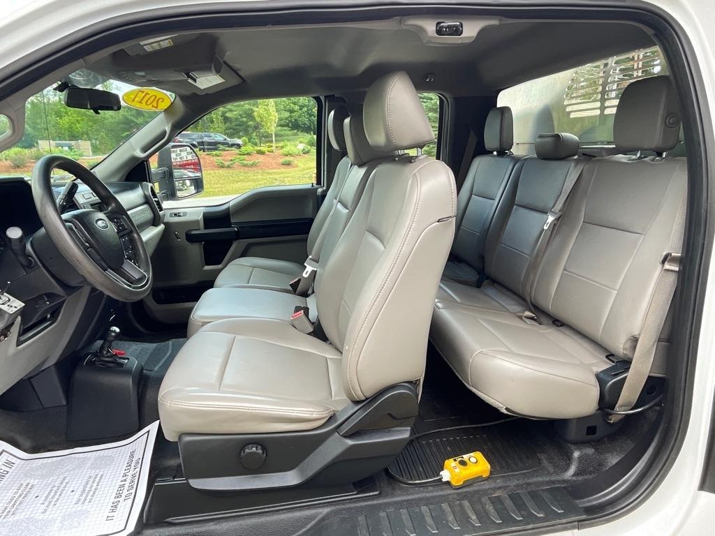 Ford Super Duty F-350 DRW  2017