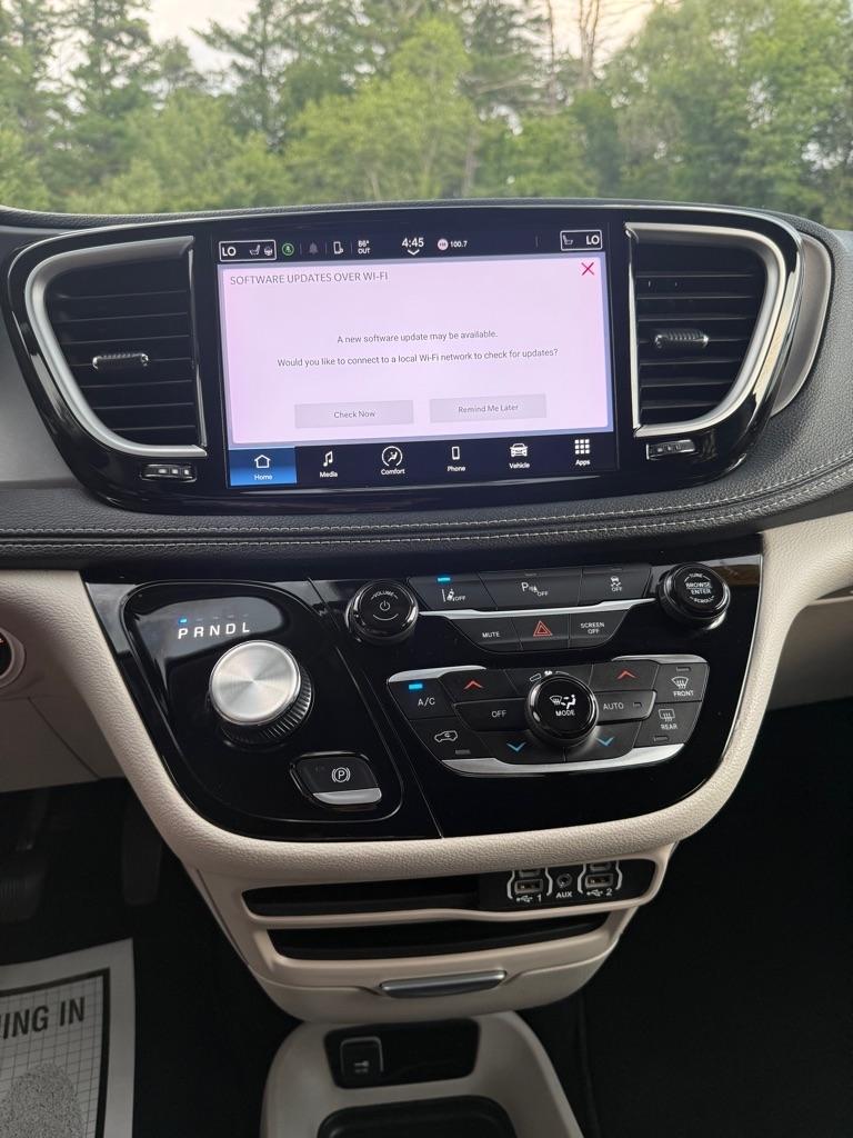 Chrysler Pacifica  2023
