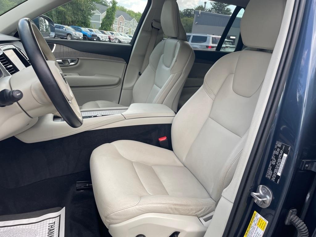 Volvo XC90  2023