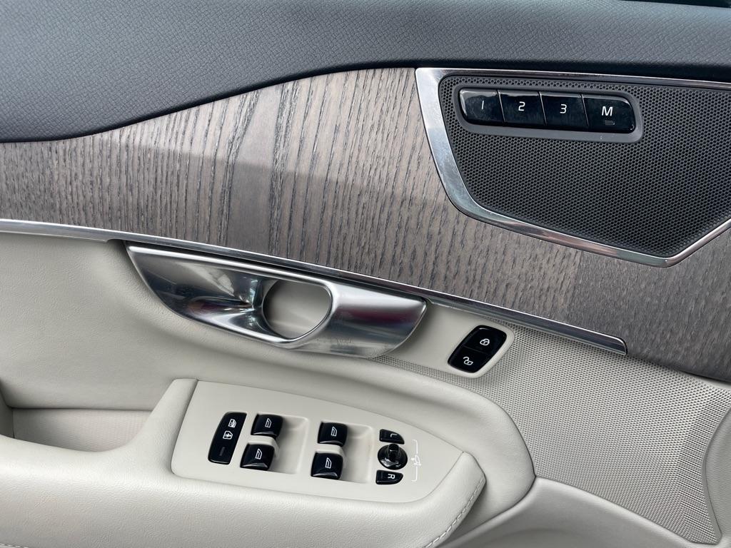 Volvo XC90  2023