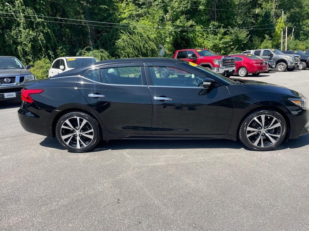 Nissan Maxima  2018