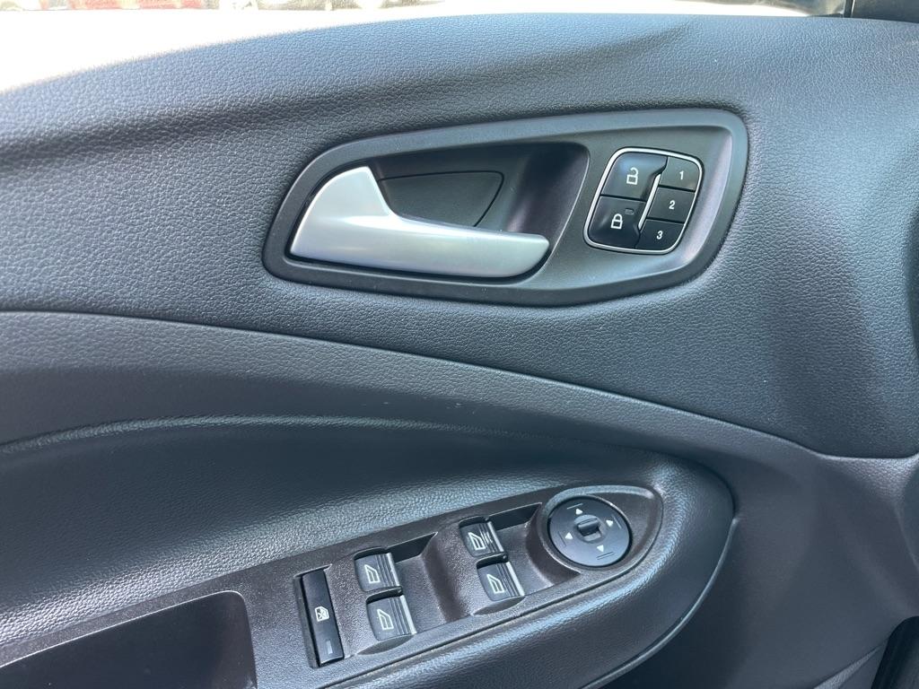 Ford Escape  2017