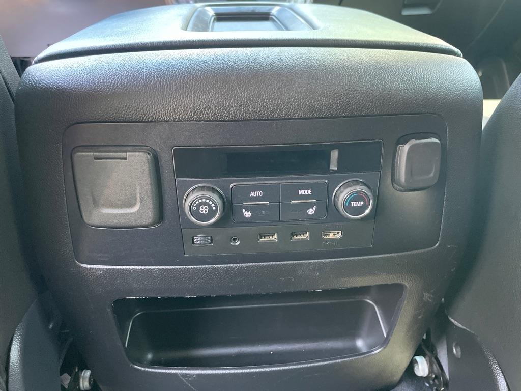Chevrolet Suburban  2019