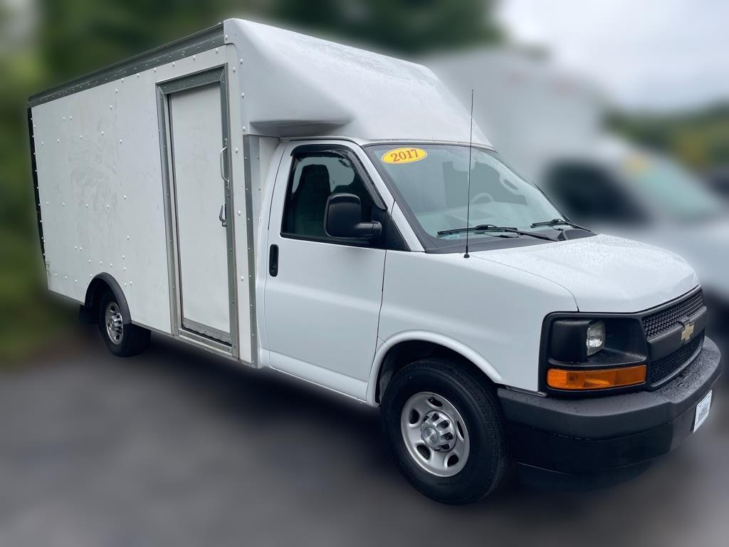 2017 Chevrolet Express Commercial Cutaway 3500  WALK IN BOX TRUCK