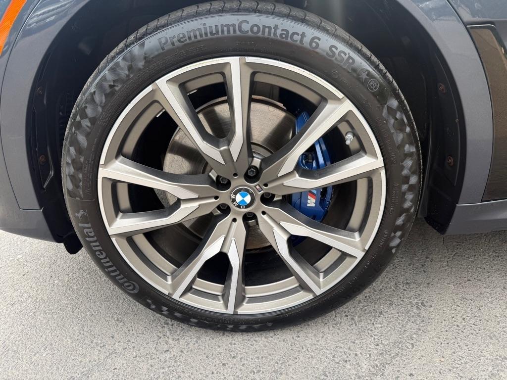 BMW X7  2021