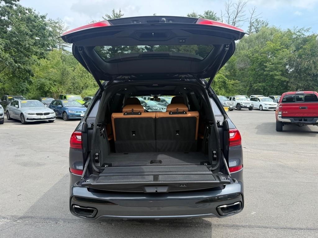 BMW X7  2021