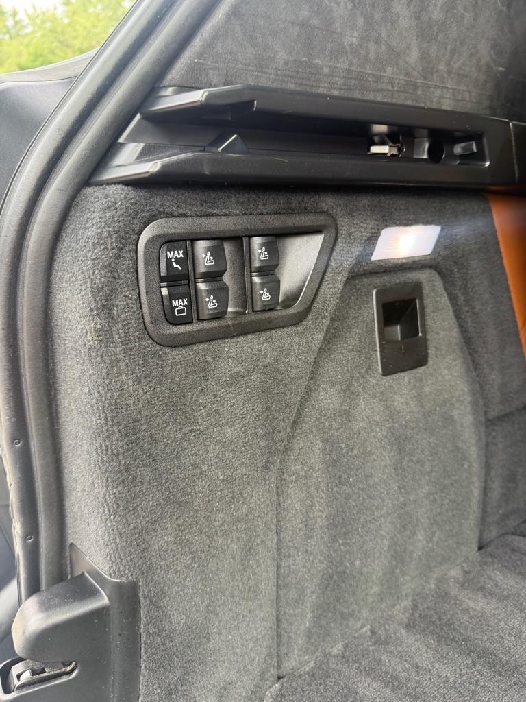 BMW X7  2021