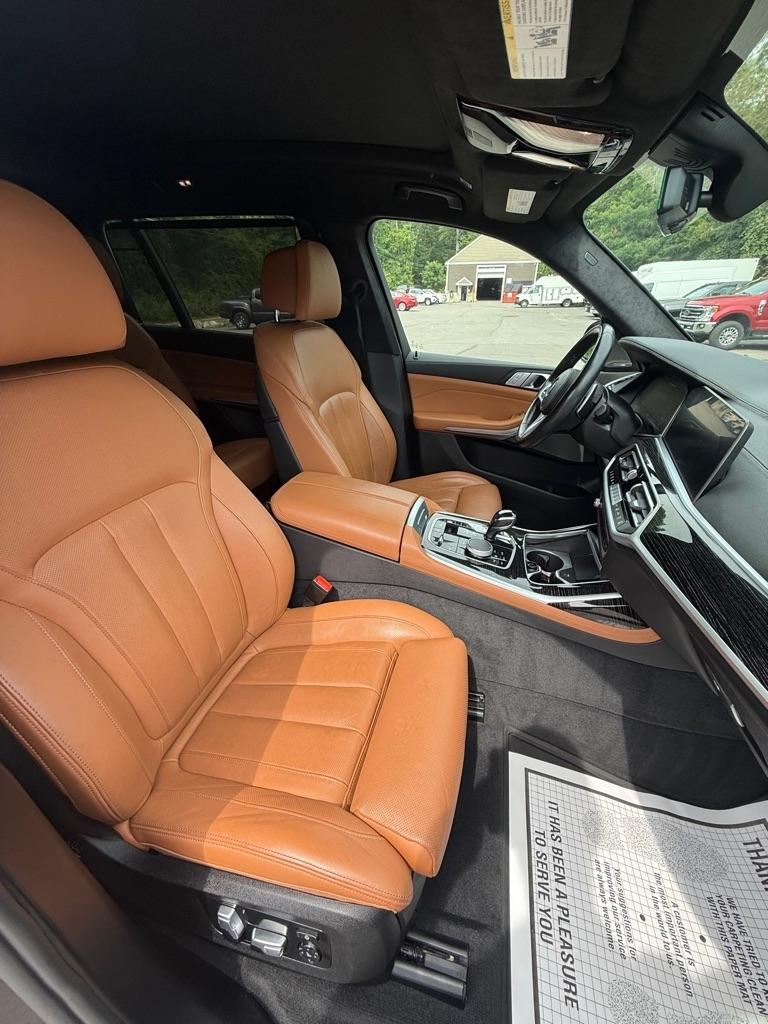 BMW X7  2021