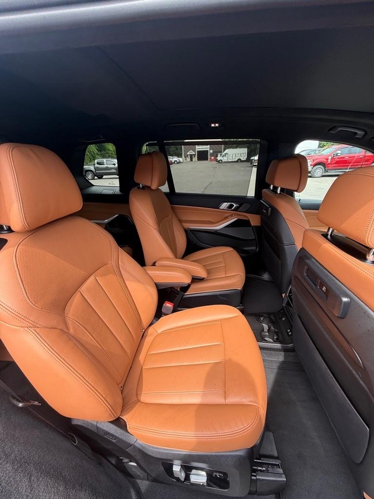 BMW X7  2021