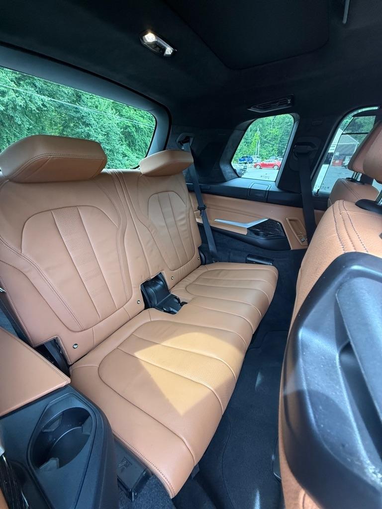 BMW X7  2021