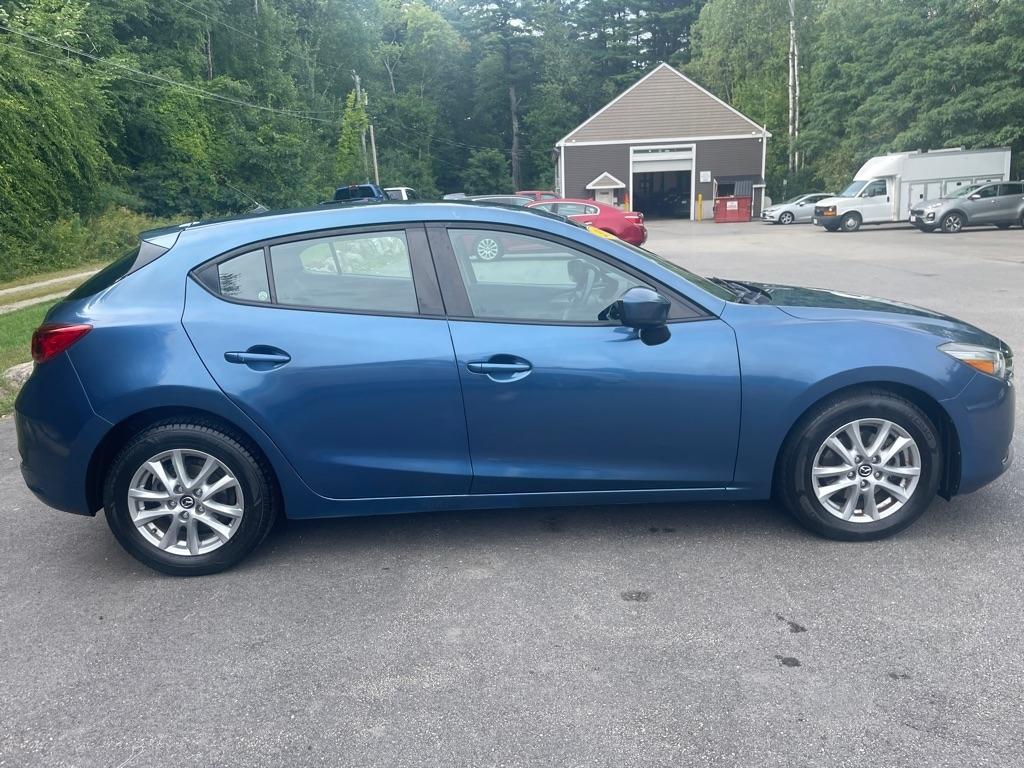 Mazda Mazda3 5-Door  2017