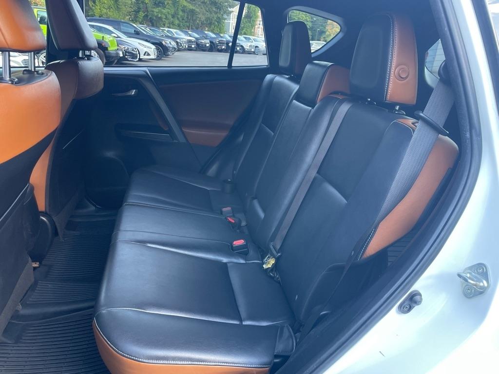 Toyota RAV4  2018