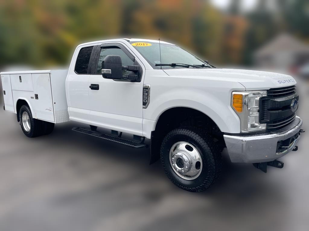 Ford Super Duty F-350 DRW  2017