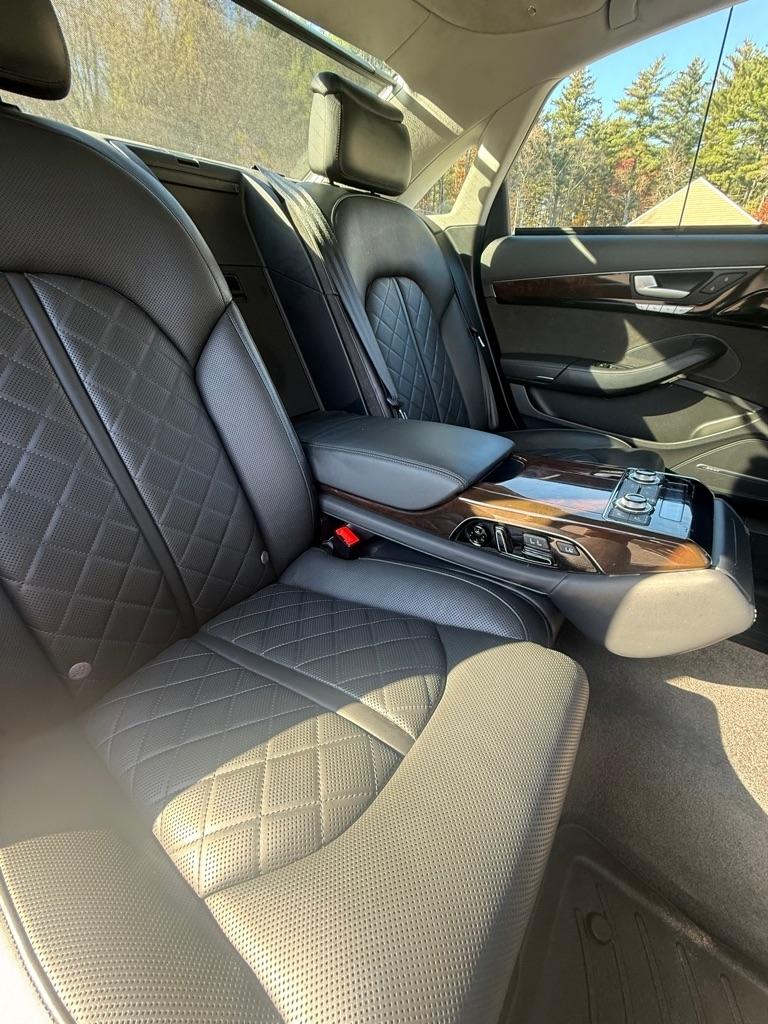 Audi A8 L  2015