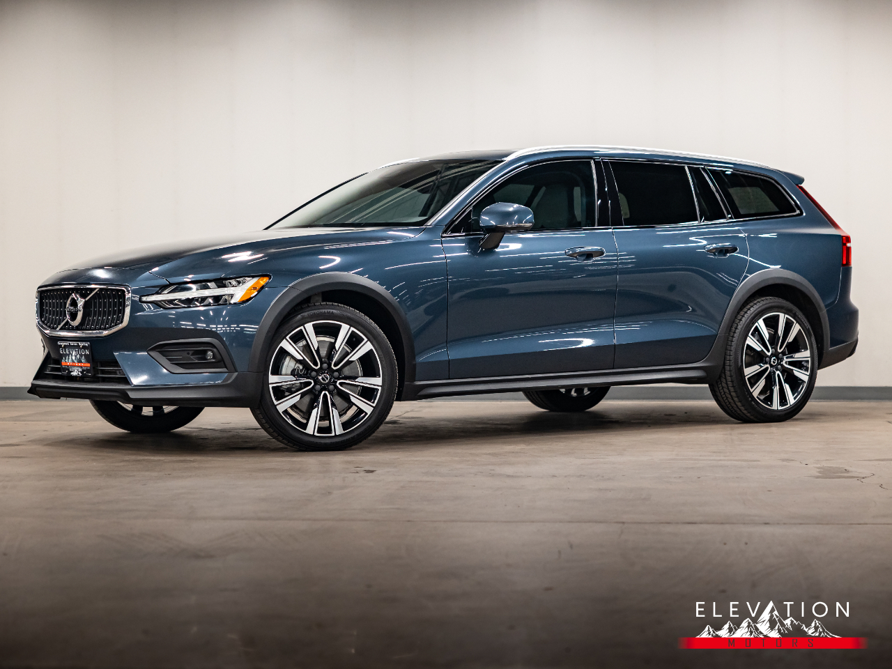 2021 Volvo V60 Cross Country T5