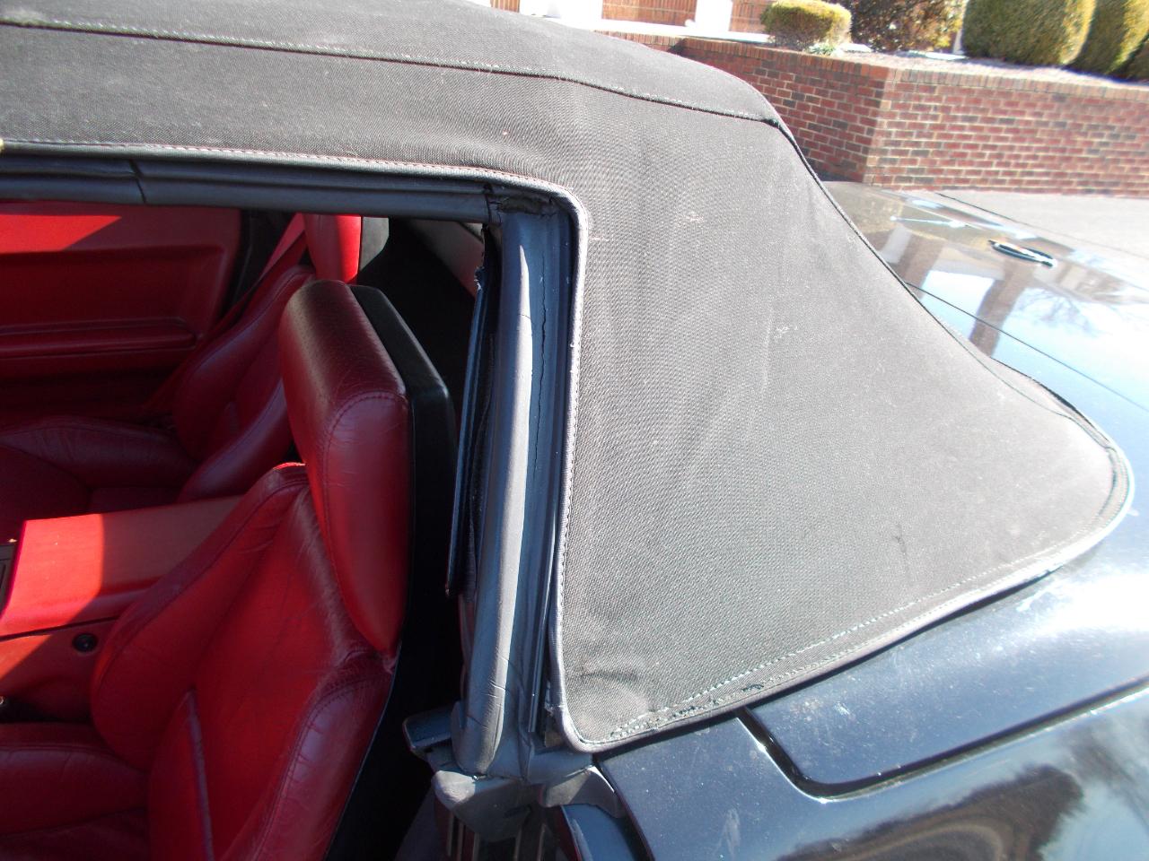 Chevrolet Corvette Stingray Convertible  1988