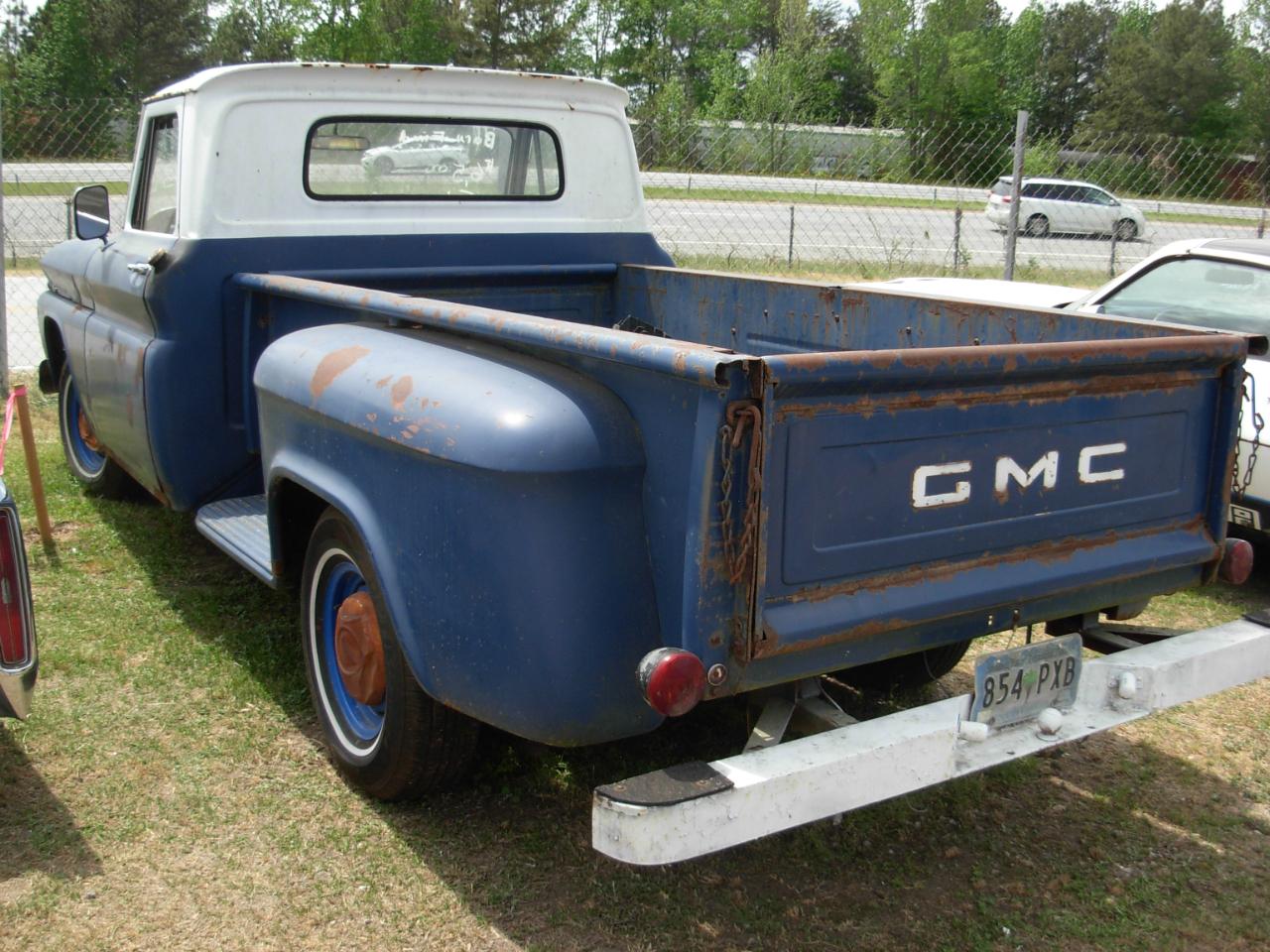 GMC 1/2 Ton Pickups Fleetside 117.5" 1965