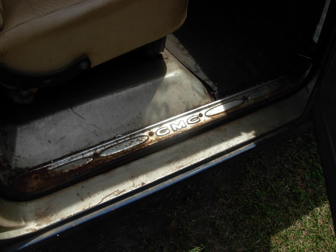 GMC 1/2 Ton Pickups Fleetside 117.5" 1965