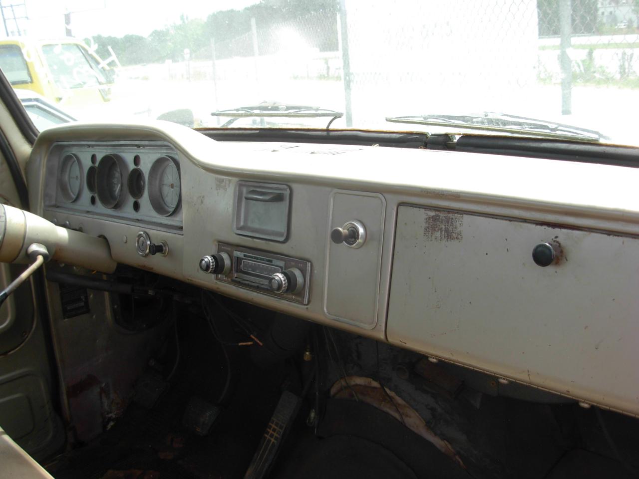 GMC 1/2 Ton Pickups Fleetside 117.5" 1965