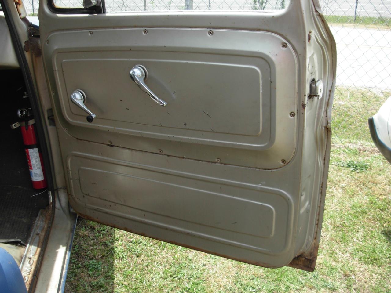 GMC 1/2 Ton Pickups Fleetside 117.5" 1965
